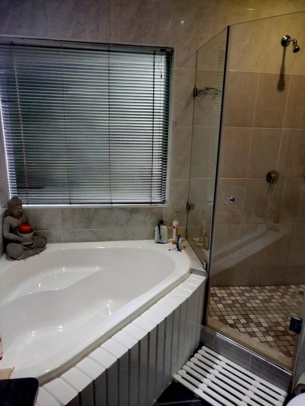 3 Bedroom Property for Sale in Gordons Bay Western Cape